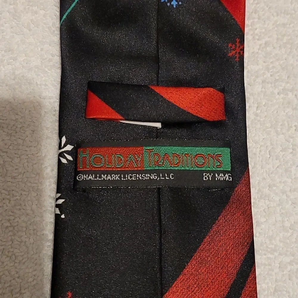 ‎Hallmark holiday snowflake tie